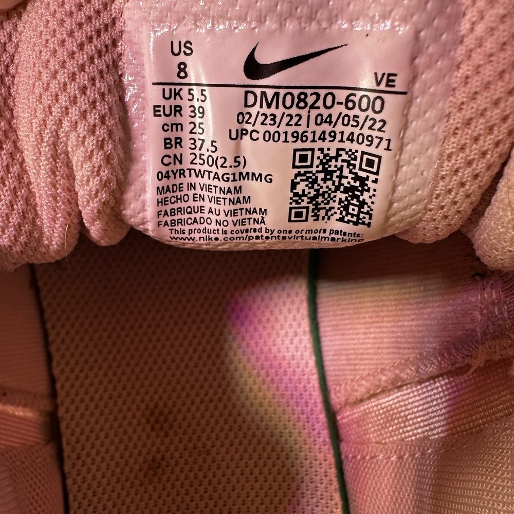 Nike Women's Light Pink Sneakers - Picture 11 of 11